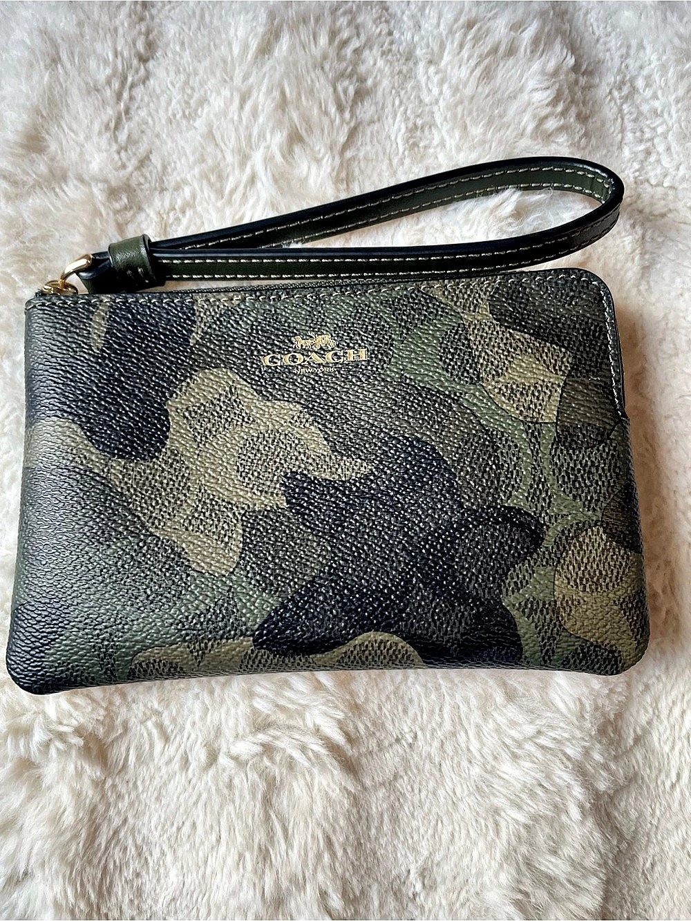 COACH Corner Zip Wristlet In Signature Camo Print